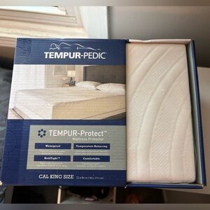🆕 Tempur-pedic White Mattress Protector